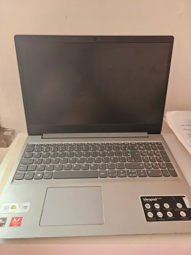 Notebook Lenovo, em ótimo estado de uso,  carregador original, SSD de 500GB. R$ 1700 