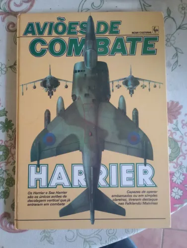 Livro Aviões de Combate - Harrier