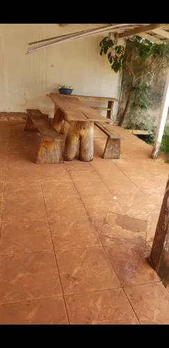 Jogo de Mesa e Bancos de Madeira Rústico