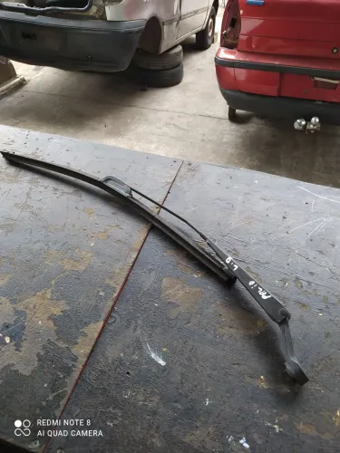 Braço de Limpador de Para-brisa lado direito Palio 97