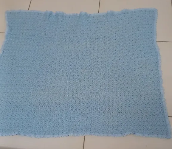  Manta  de crochê azul  para bebê 