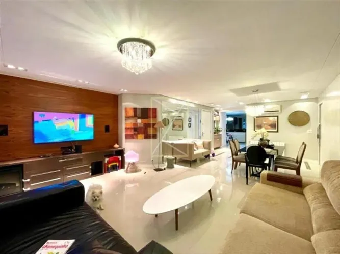 Destak Imóveis Vende Apartamento Semi Mobiliado.