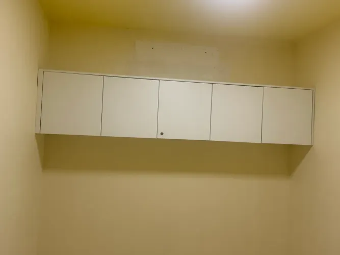Armário lindo e super funcional branco em MDF