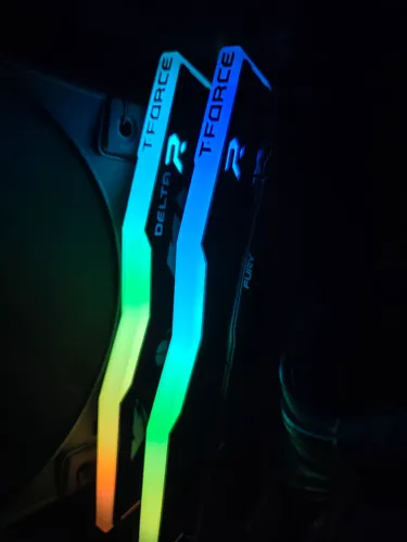 Memoria Ram Delta T-Force 2x 8GB DDR4 2400mhz RGB