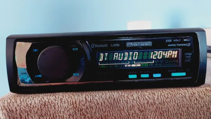 Som automotivo Pioneer com Bluetooth