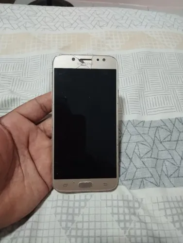 J7 pro 64gb apenas tela trincada 