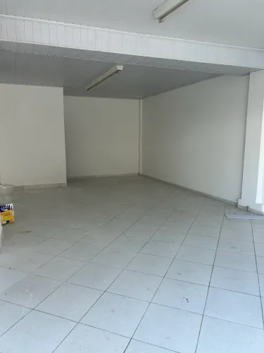Alugo ponto comercial de 70 m