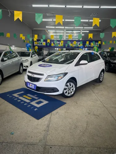 Chevrolet Onix Hatch LT 1.4 8V Flex Power Mec. 4P 2015