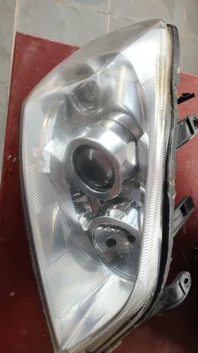 Par de farol Astra 2011