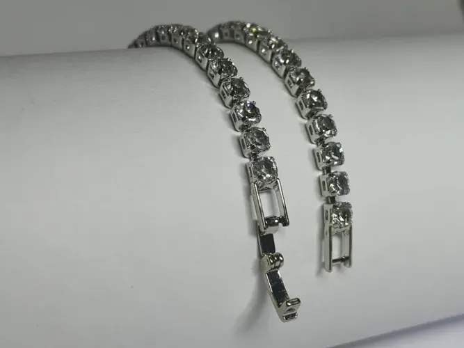 Pulseira em Aço Inoxidável com zirconias cristal - 19cm - Não enferruja