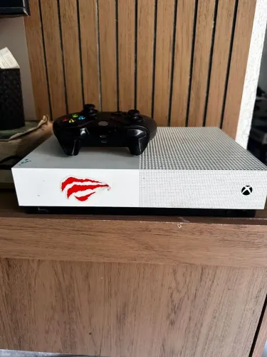 Vendo xbox one s aldigital 1 terá com ou sem jogo