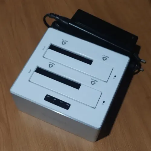 DOCKING STATION USB 3.0 ORICO PARA DISCOS RÍGIDOS SATA COM FUNÇÃO DE CLONAGEM