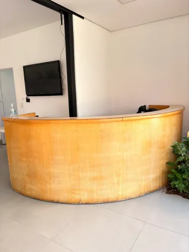Vendo Balcão de madeira - precisa de reforma