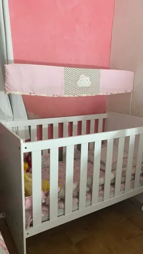 Berço americano acompanha colchão 