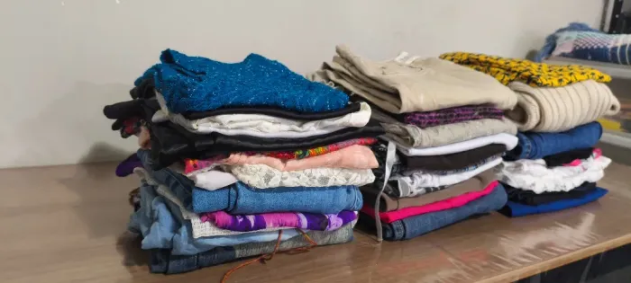 Kit Lote 39 Peças Roupas Femininas Leia O Anúncio Várias