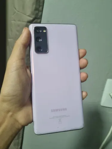 Celular samsung S20FE