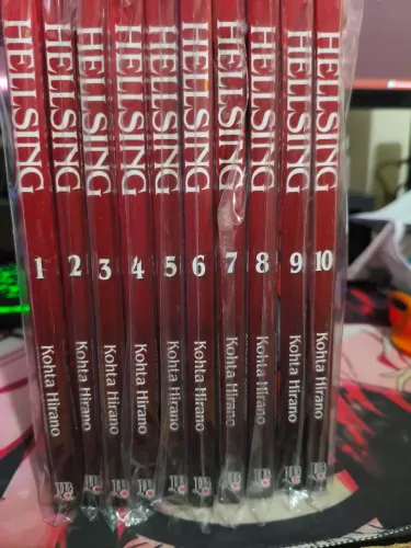 Coleção completa mangá hellsing