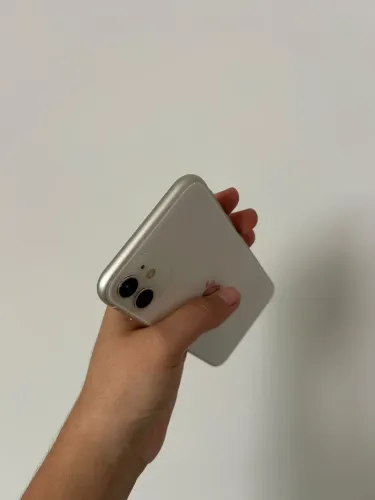Iphone 11 branco - 64gb