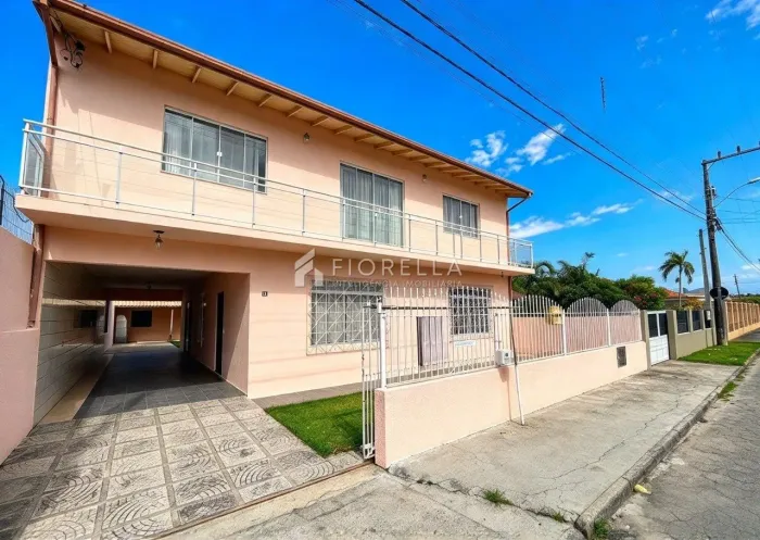 Casa com 05 dormitórios no bairro Campeche, Florianópolis/SC.