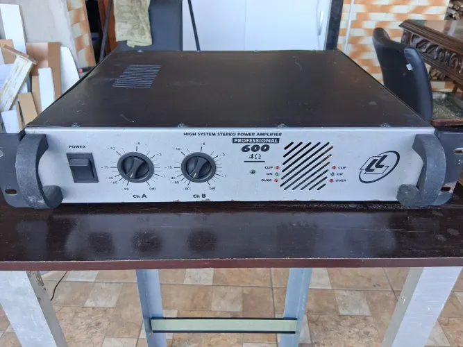 Amplificador profissional LL funcionando