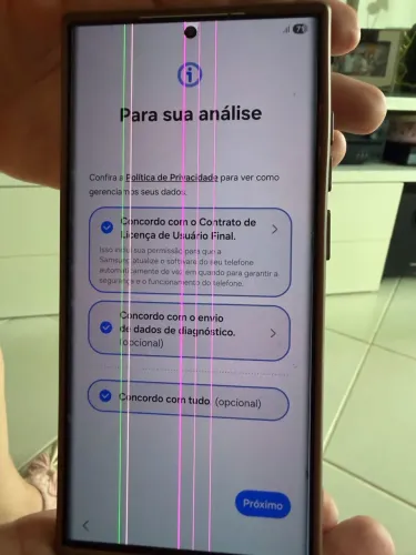 S22 ultra . Samsung - tela com linhas - olhar foto