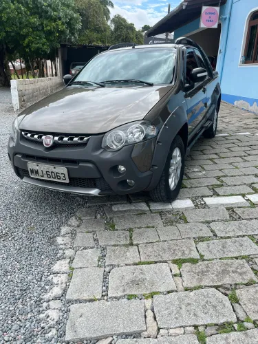 Fiat Strada Adv.1.8 16V Locker Dualo. Flex CD 2013