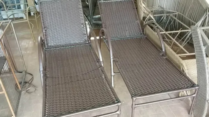 Conjunto de espreguiçadeiras em fibras sintéticas