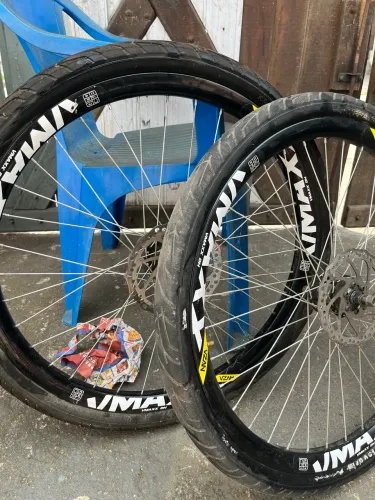 ? Par de Rodas Aro 26 Vmaxx DH com Freio a Disco