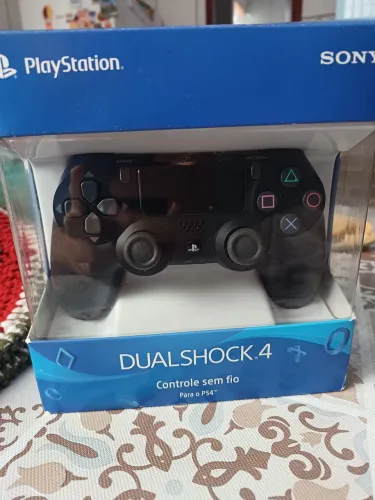 Controle dualshock 4 preto onyx. Muito novo!!