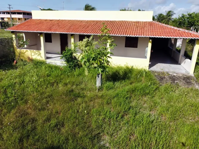 Imóvel para venda possui 200 m² com 4 quartos, sendo um suíte na praia de Muriu - Ceará-Mi
