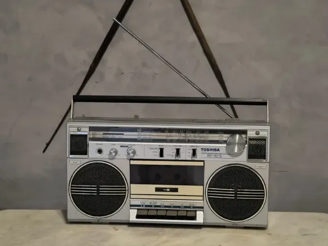 Rádio Boombox Toshiba RT-110 Cassete K7 Som Vintage Antigo
