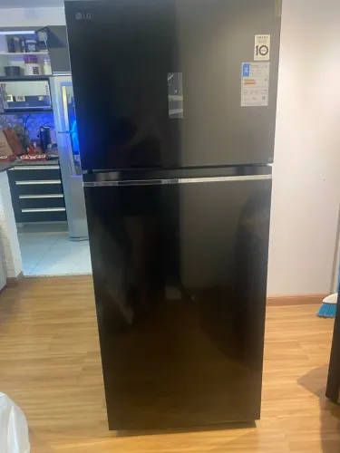 Vende-se geladeira LG black inox 395l nova sem uso