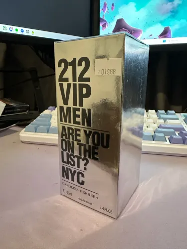PERFUME 212 VIP MEN 100ml LACRADO