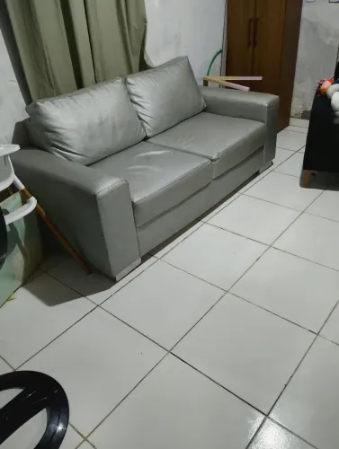 Sofá grande. Tecido Oxford de qualidade e conforto.