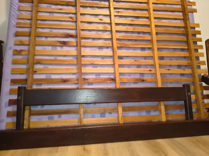 Cama casal excelente em angelim
