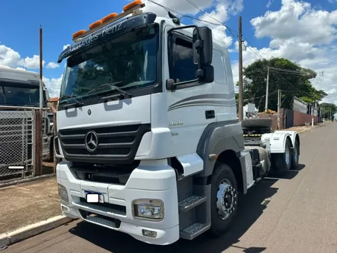 Axor 2535 6x2 ano 2011 c/ Lança Zero grau Hidraulica