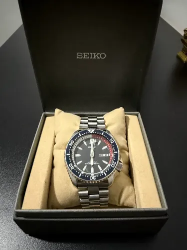 Relógio SEIKO SKXA53 Black bullet