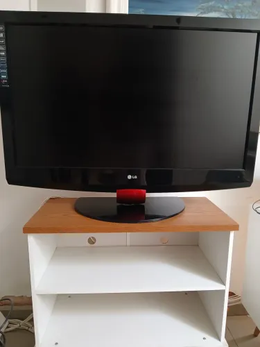 TV LG com duas entradas HDMI