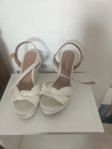 Sandália plataforma Constance 33