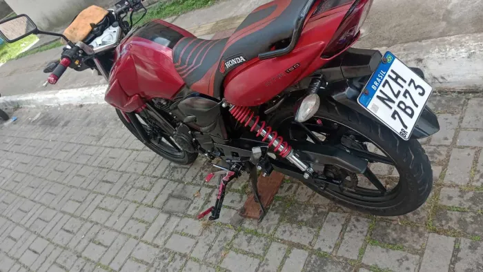 Moto bem conservada tá com frente da Honda 160 só i rodar 