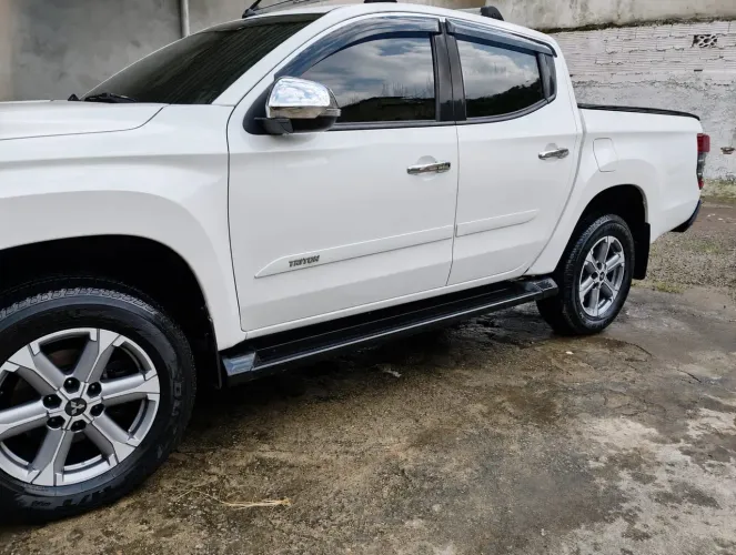 Mitsubishi L200 Triton Sport HPE 2.4 CD Diesel Aut. 2021