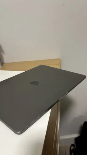 MacBook Pro 2017 i7 16gb 512gb
