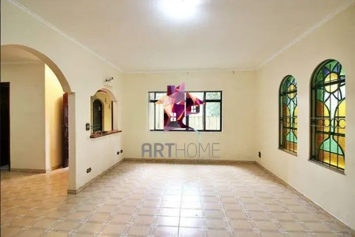 Taboão Bairro Suiço, Sobrado 5 quartos sendo 2 suítes, 2 vagas. 269m² de Área Construída.