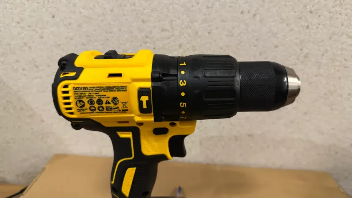 DeWALT Furadeira e Parafusadeira 20v - SÓ A MÁQUINA - original  