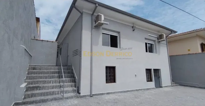 Casa com 3 Quartos para Locação, Centro - Pindamonhangaba