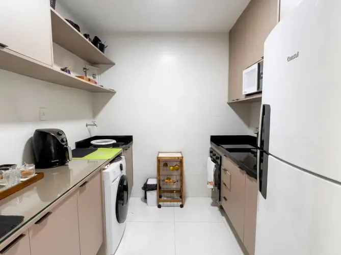 Apartamento Mobiliado Com 1 Quarto Em 41M² E 1 Vaga De Garagem Na Santa Teresa. 12NCOCJ