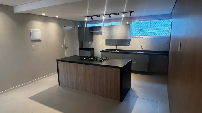 Apto na Ponta Verde 120m com closet e duas suítes