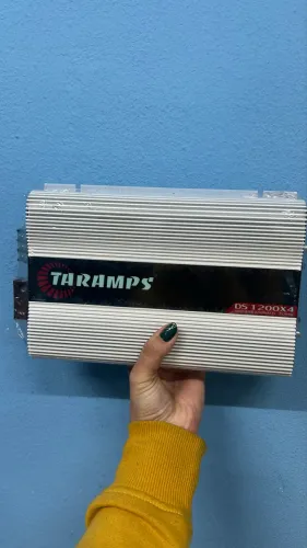 Módulo Taramps Ds1200x4 2 Ohms amplificador 1200W Rms 4 canais som automotivo