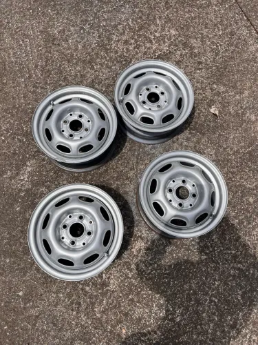 Roda aro 13 VW Gol CL