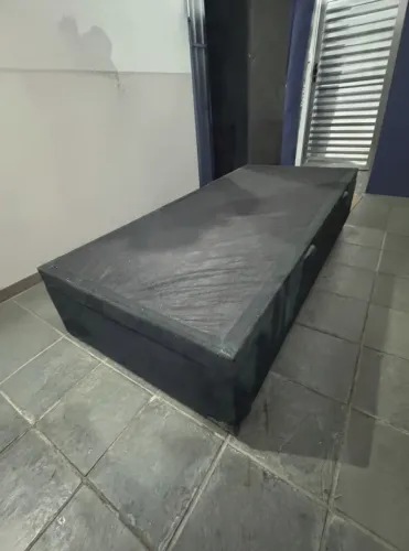 Cama box com baú de solteiro sem colchão